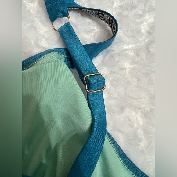 VICTORIA'S SECRET SWIMWEAR RHINESTONE SHINE STRAP SET. Small Top & Medium Bottom - Picture 5 of 9